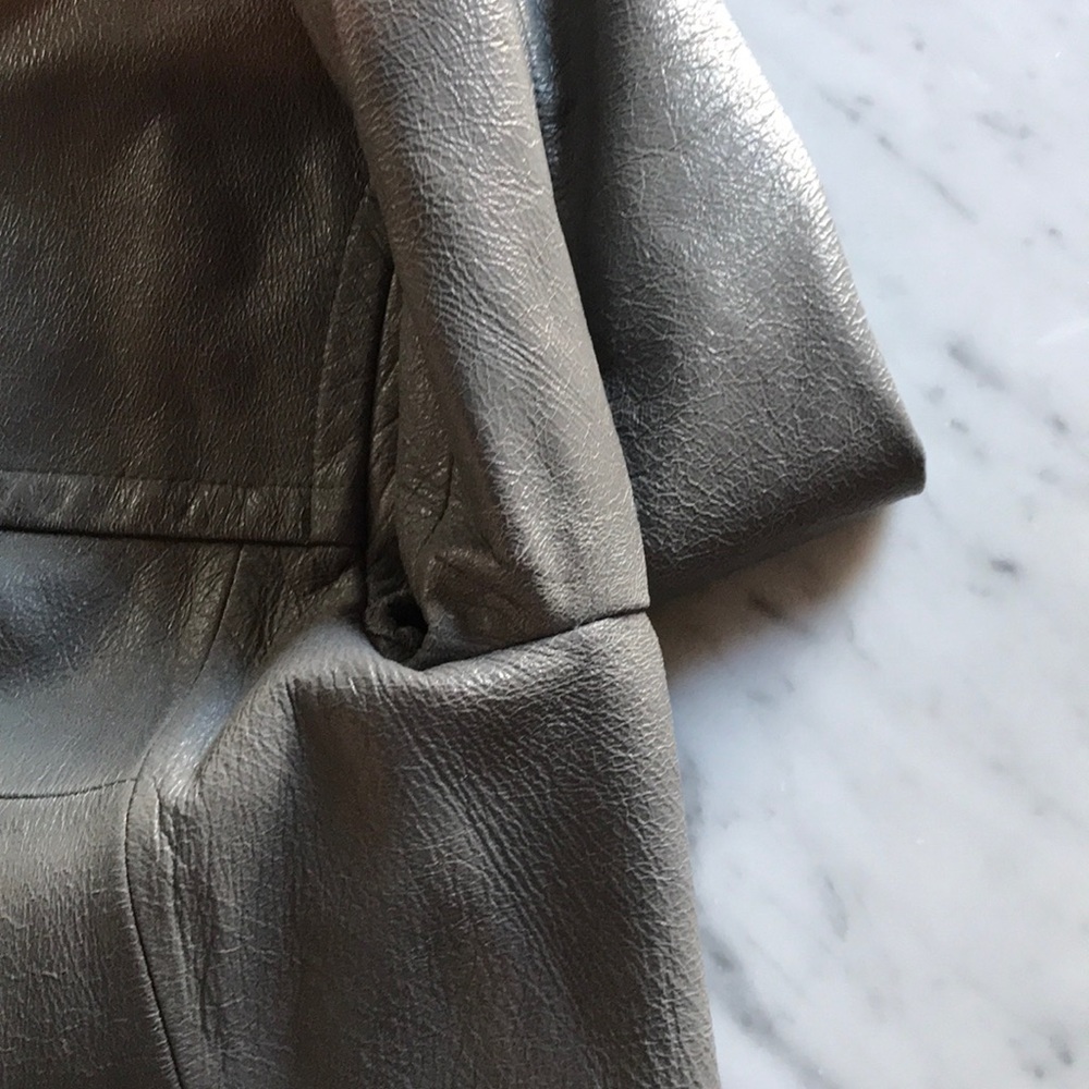 🚫 Sorry sold Vince Gray Leather Jacket - Picture 9 of 9